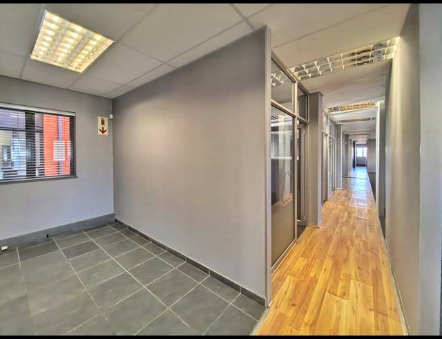 450M² OFFICE TO LET IN WILLOWBROOK